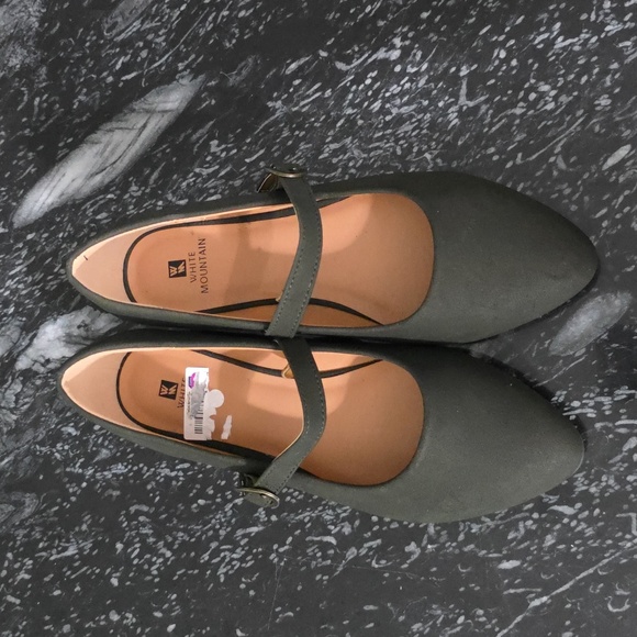 BRAND NEW WHITE MOUNTAIN MARY JANE  WOMENS FLATS - Picture 4 of 16